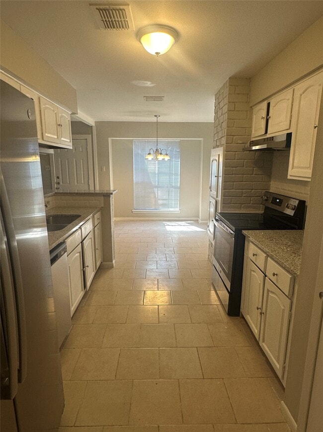 Building Photo - 403 Mistywood Dr