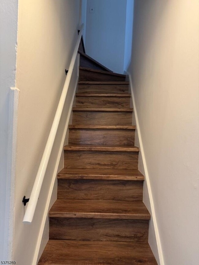 Building Photo - 52 Riggs Pl
