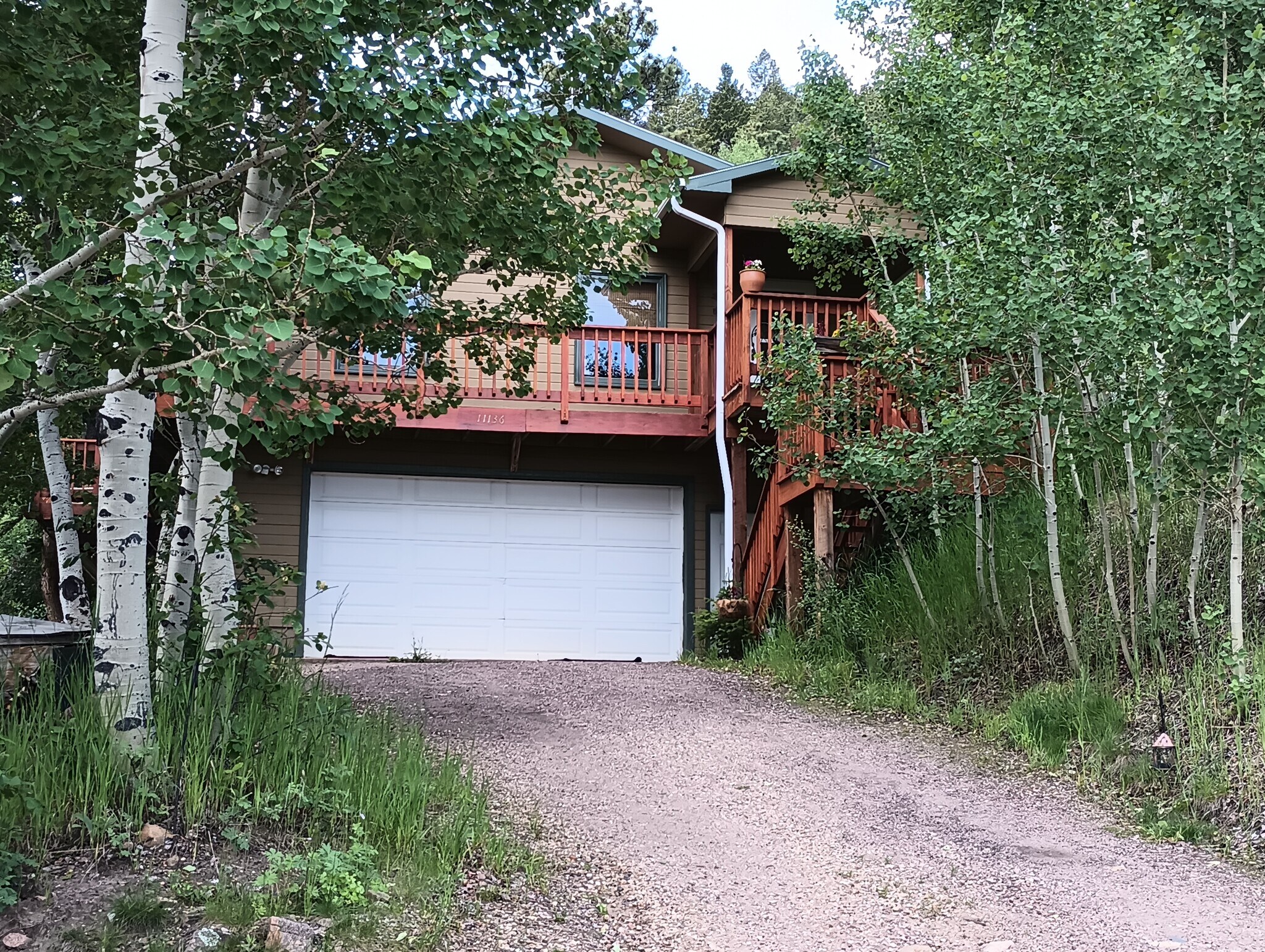 Front of house - 11136 Circle Dr