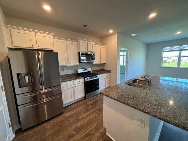 Building Photo - 2888 Pegasus Pl