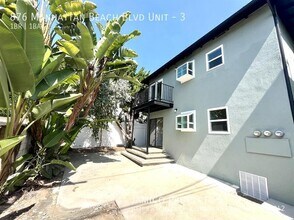 Building Photo - 876 Manhattan Beach Blvd