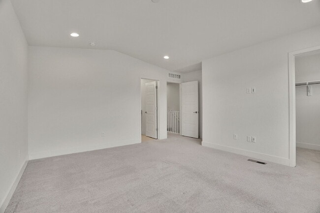 Building Photo - $2,680 - 2 Bed, 2.5 Bath Townhome in Broom...