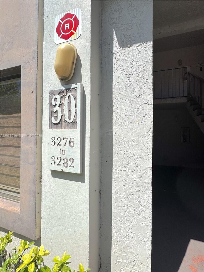Building Photo - 3280 Coral Lake Ln