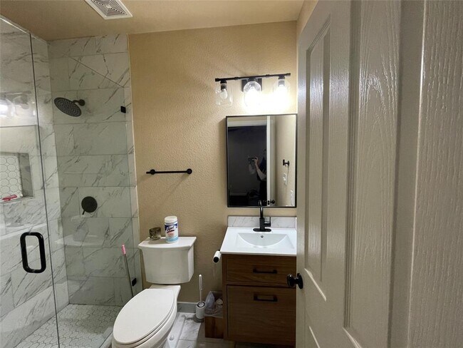 Building Photo - 7625 Crackling Creek Dr