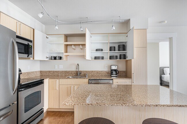 Building Photo - 215 10th Ave E