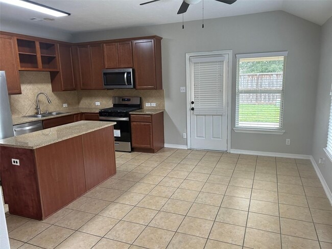 Building Photo - 19006 Kenswick Cove Dr