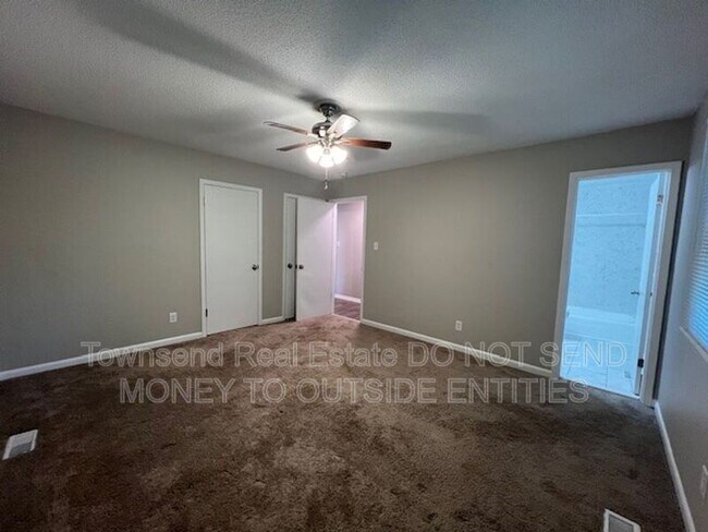 Building Photo - 1017 Xavier Dr