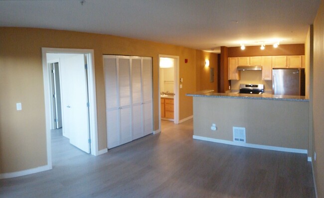 Building Photo - 1bd/1ba Seattle Condo