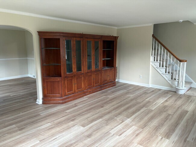Building Photo - 3 Bed Single Family in Springfield