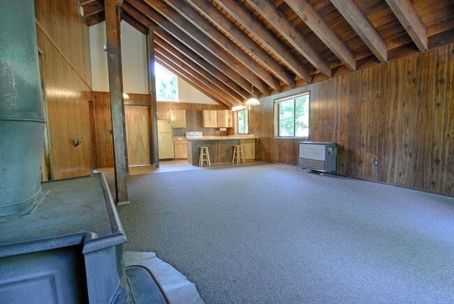 Building Photo - LONG-TERM RENTAL: Upper Floor Unit in Duplex with Washer/Dryer & Wood Stove!