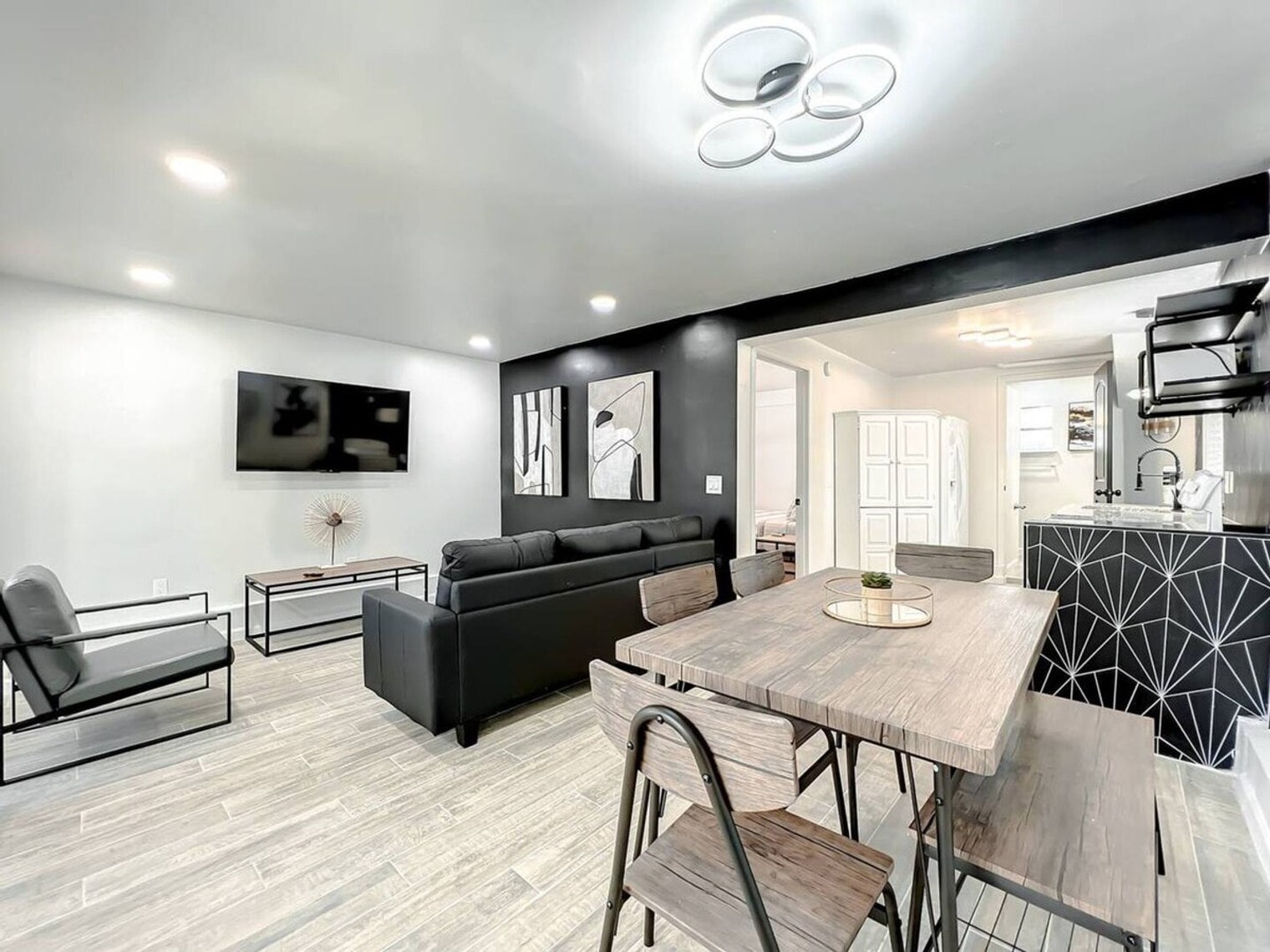 Building Photo - 173 S Orange Ave