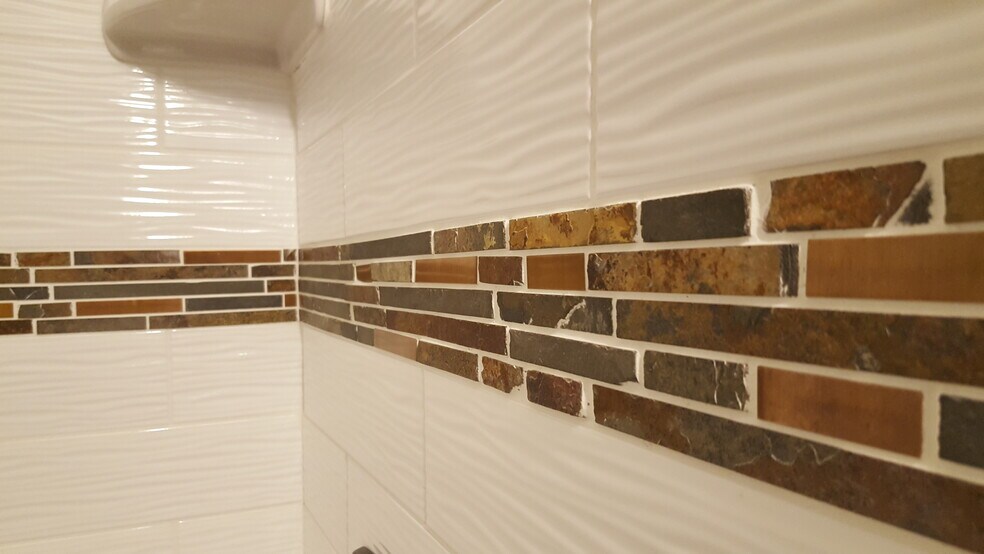 Bathroom - 27 High St