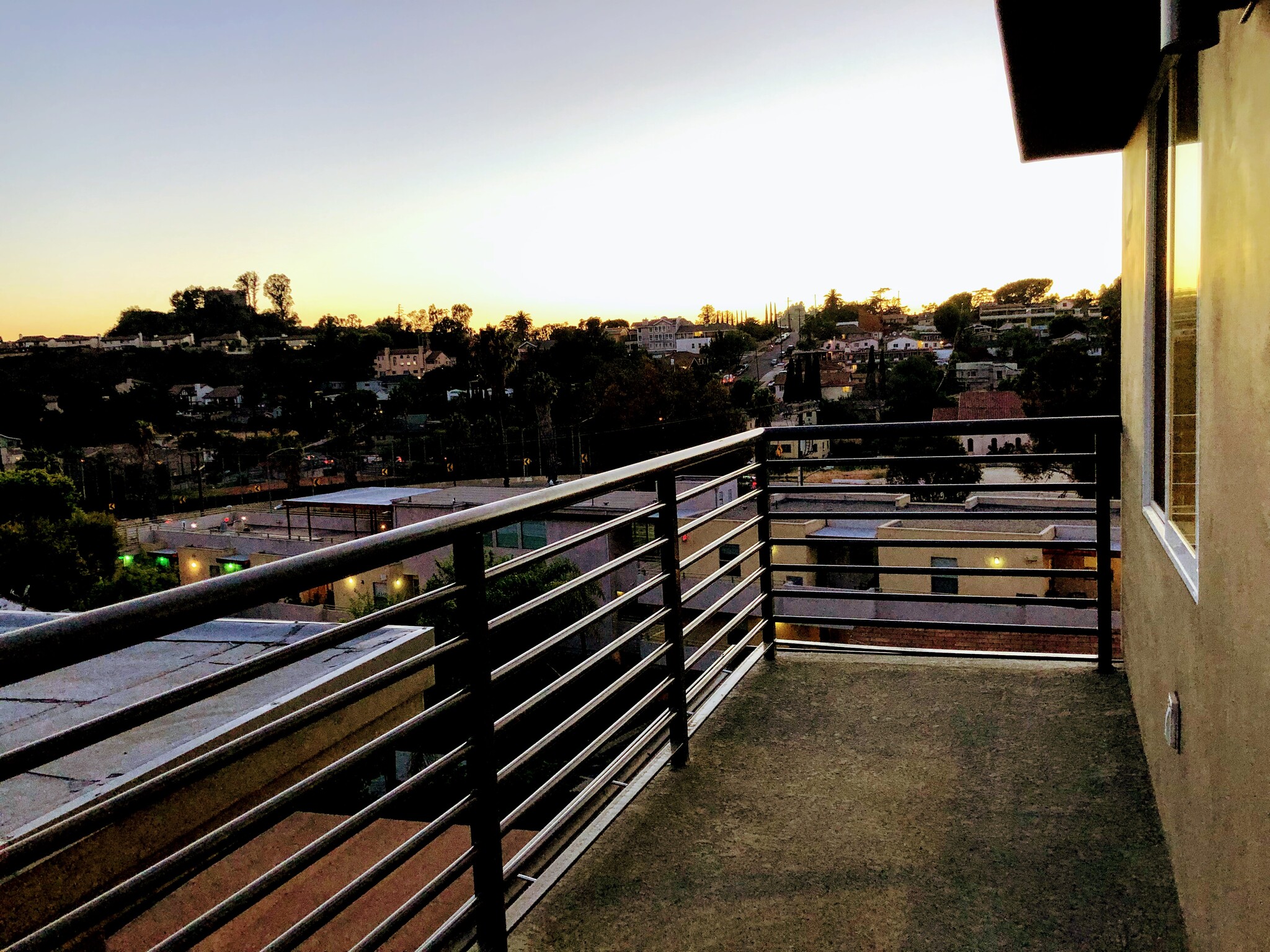 Building Photo - 2154 Fargo St