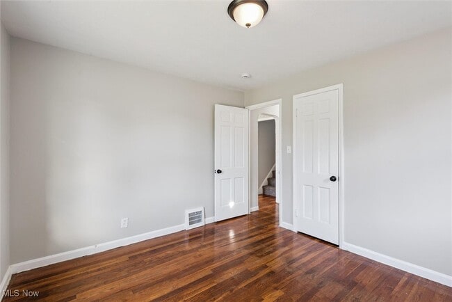 Building Photo - 12821 Oak Park Blvd