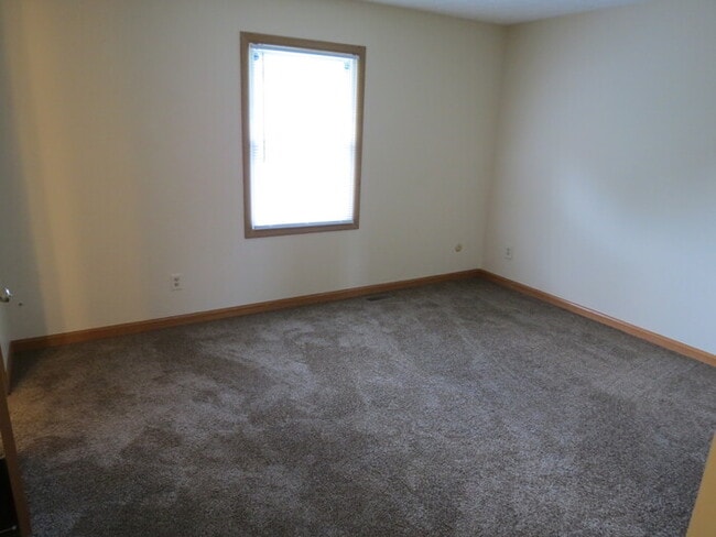 Building Photo - 2711 Millrace Dr