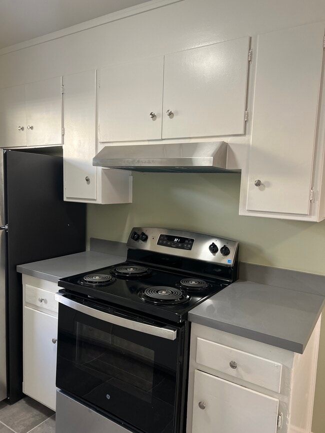 Building Photo - 2125 92nd Ave