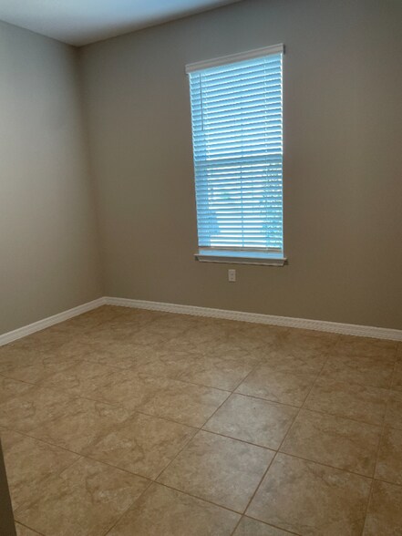 Building Photo - 7214 SW 57th St