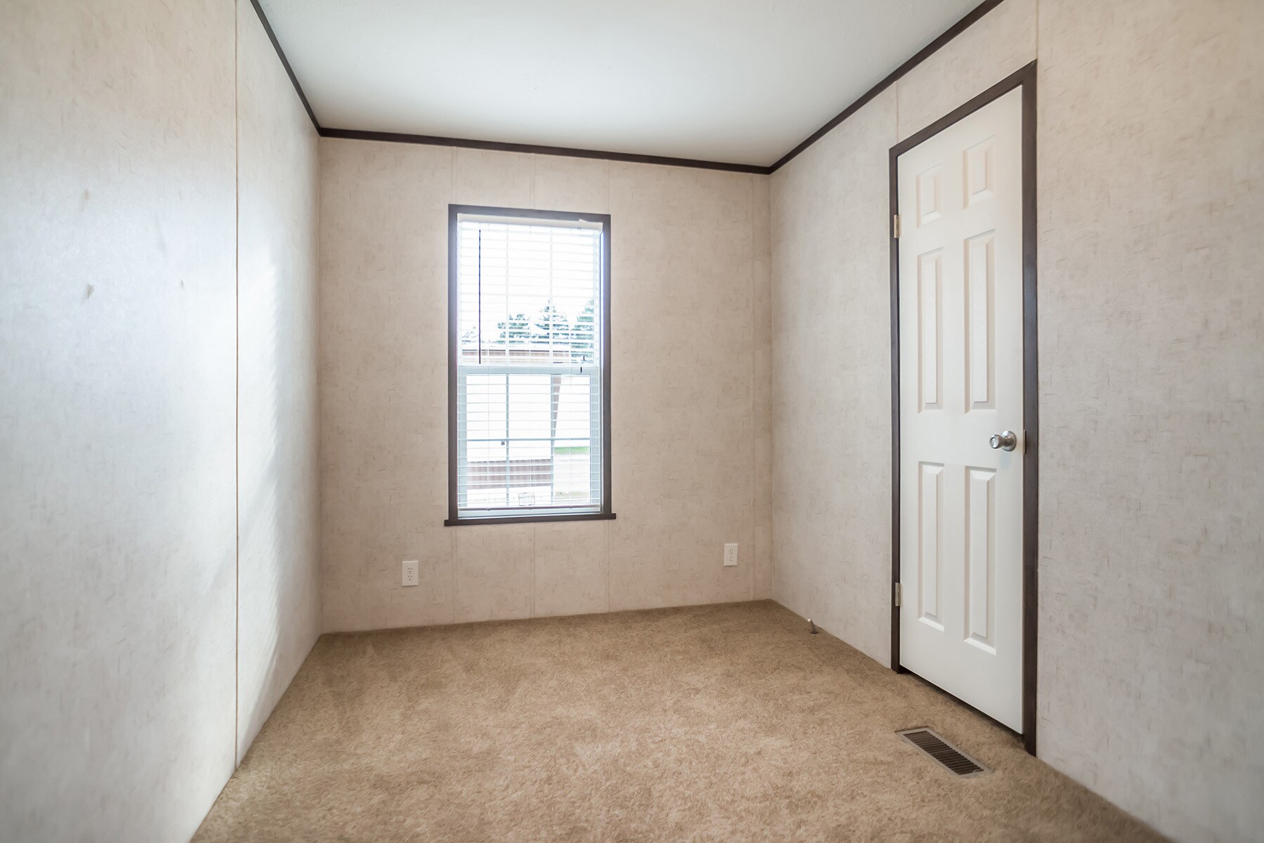 Building Photo - 2251 Wellington Green Dr