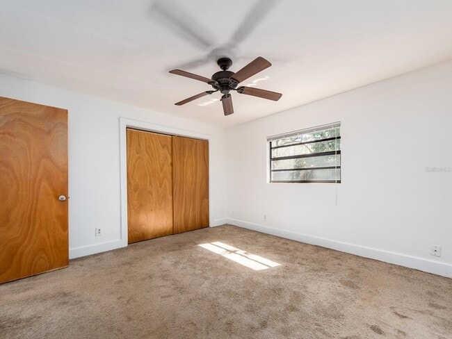 Building Photo - 2242 Indian Ave S