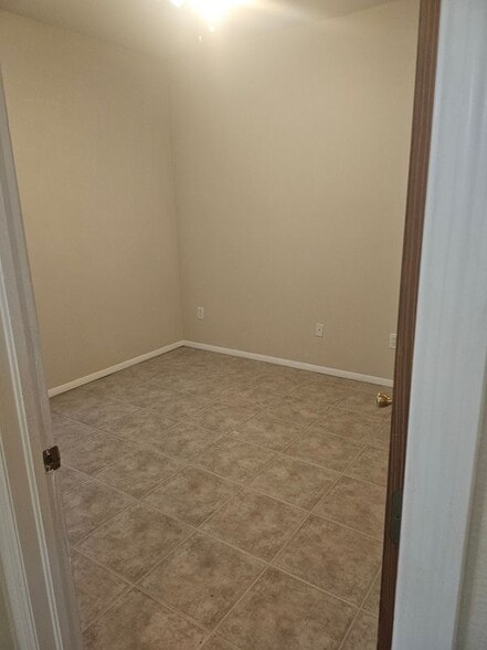 Building Photo - 271 Ridge Rd NW