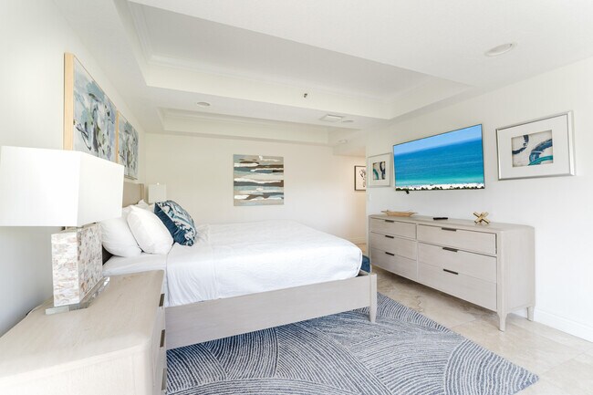 Building Photo - 247 S Ocean Blvd