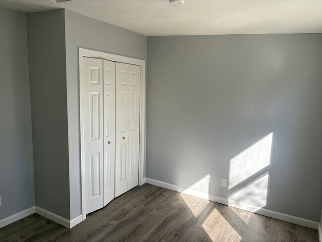 Building Photo - 4 Skerry St Ct