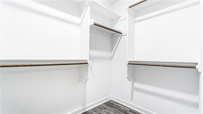 Building Photo - 640 Hidden Springs Dr