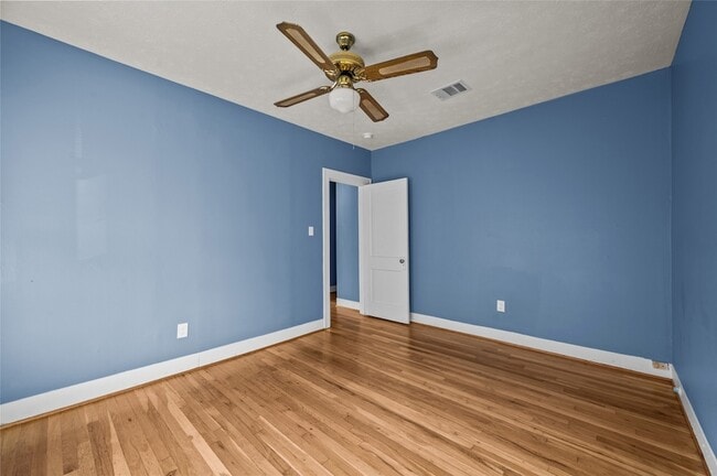 Building Photo - 1819 Sul Ross St