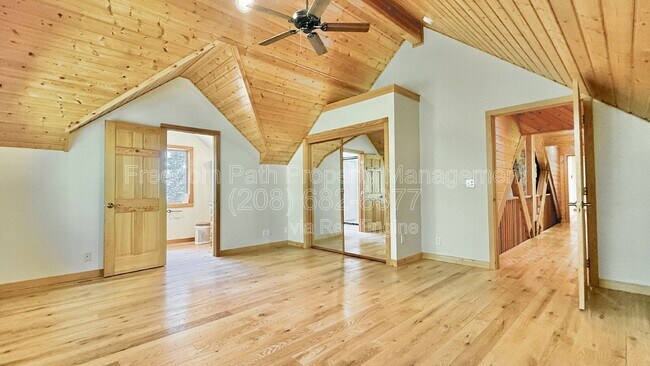 Building Photo - 166 Wildwood Ln