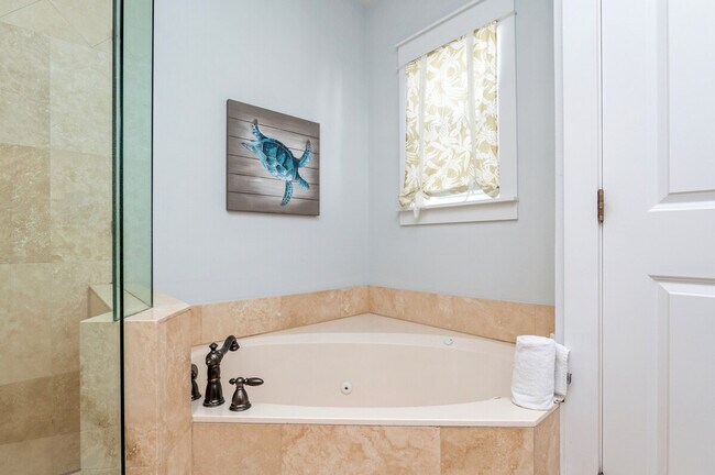 Building Photo - 87 Barracuda St