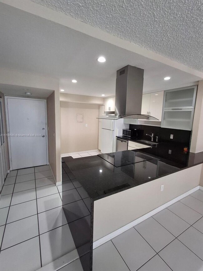 Primary Photo - 1351 NE Miami Gardens Dr