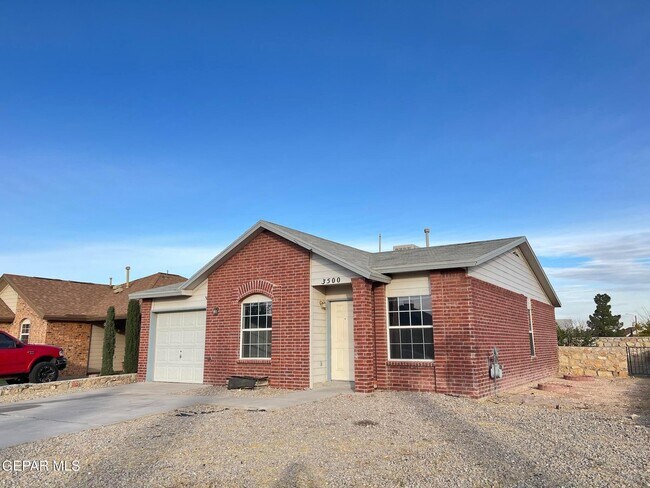 Primary Photo - 3500 Tierra Zafiro Dr