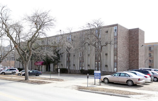 Building Photo - Inntowner Apartments