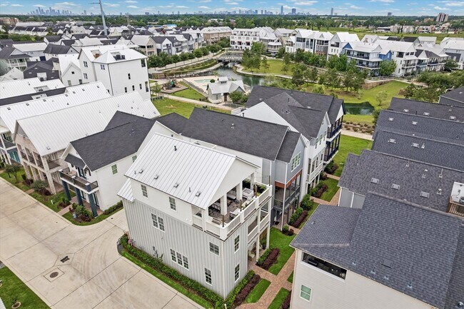 Building Photo - 8741 Park Kolbe Ln