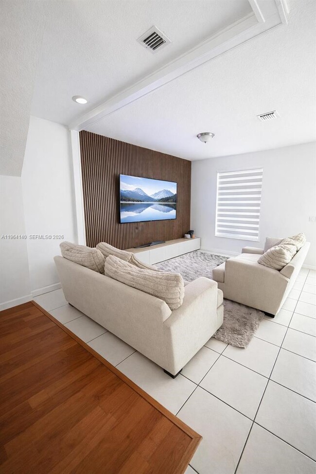 Building Photo - 5724 NW 112th Pl