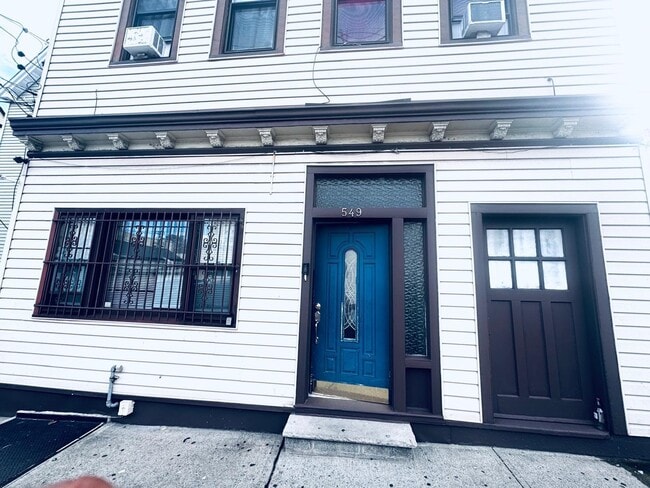 Building Photo - 549 61st St