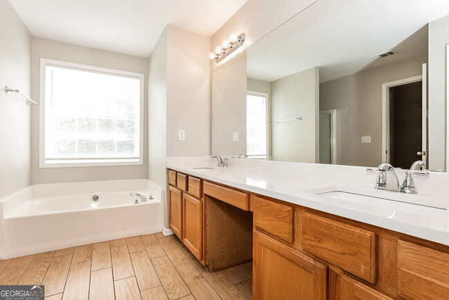 Building Photo - 439 Heathcliff Ct