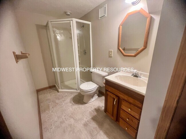 Building Photo - Stunning 3-Bedroom Home with Backyard Oasis!