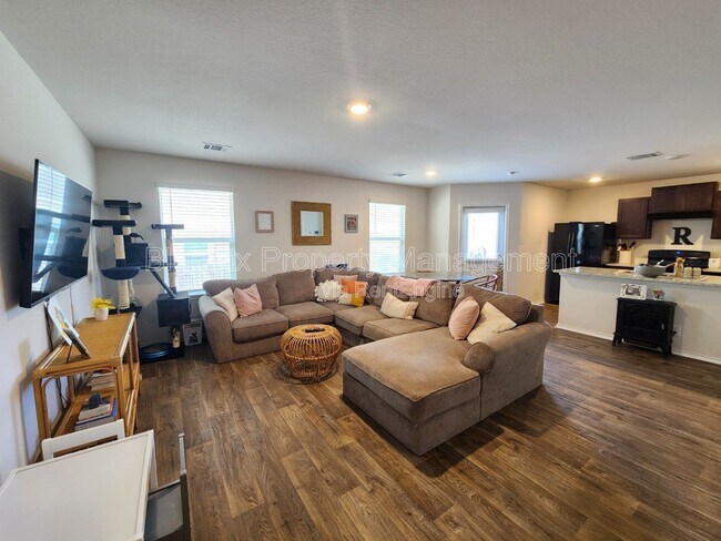 Building Photo - 6619 Dynamic Sound