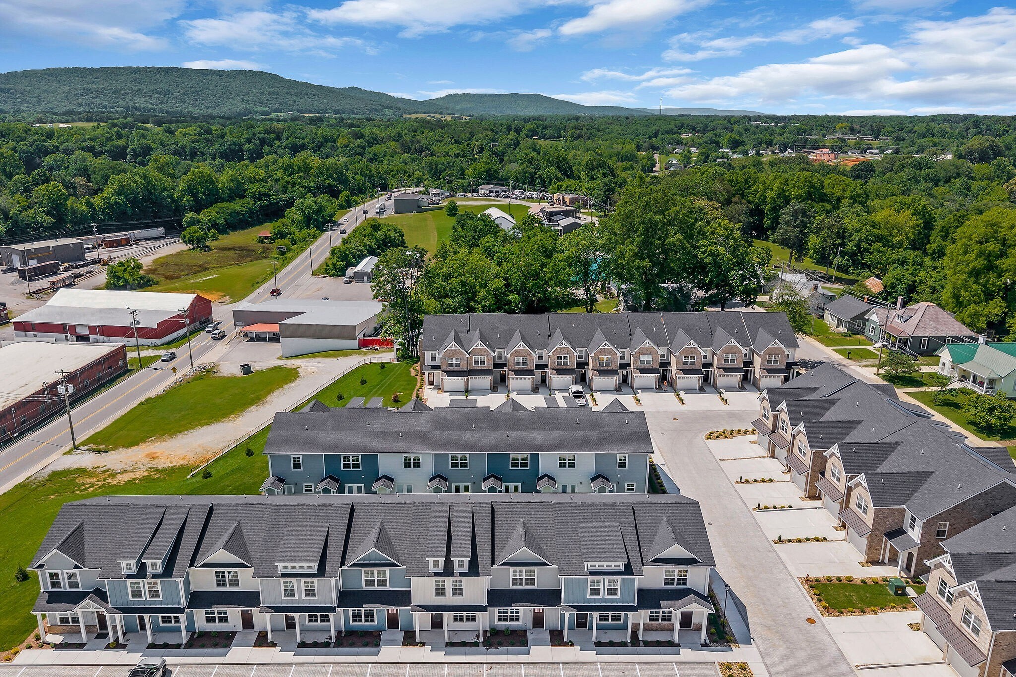 Building Photo - 211 S High St