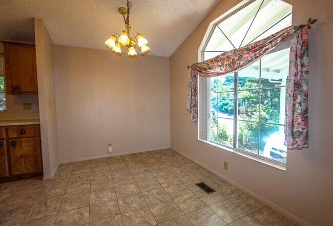 Building Photo - 2851 Smoke Tree Ln