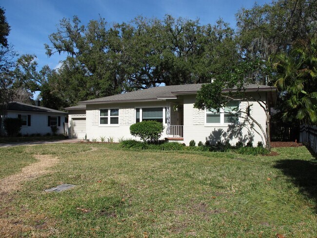 Building Photo - Charming home 1 minute to downtown, Colleg...