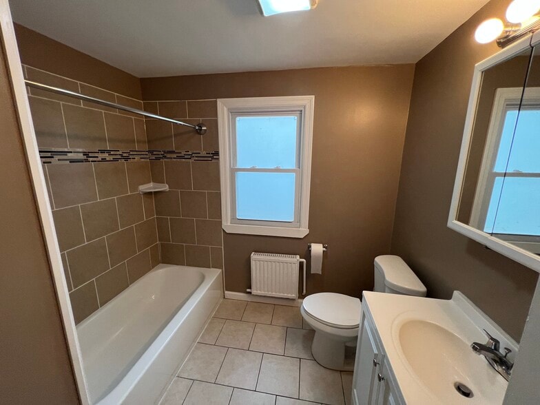 Bathroom - 15 Brewer St