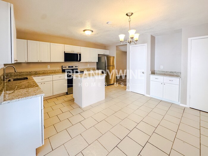 Building Photo - 3436 Woodland Dr