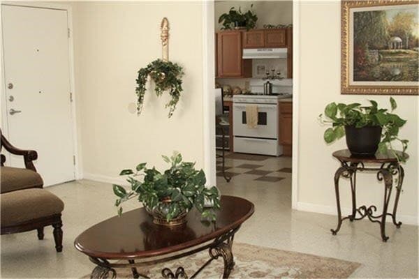 Building Photo - 140 N Summit Rd