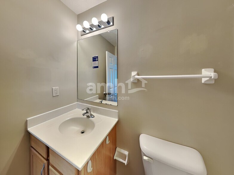 Building Photo - 1166 Linford Cir