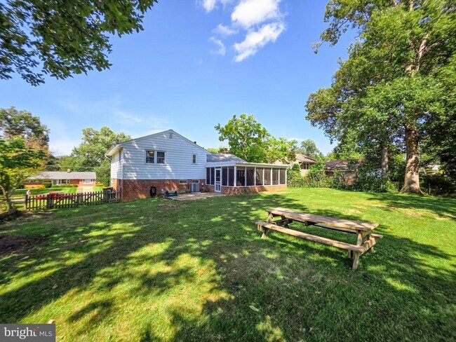 Building Photo - 7511 Elgar St