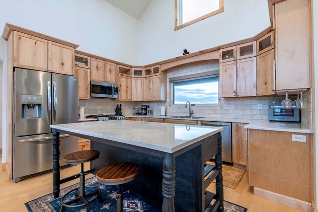 Building Photo - 4535 Roxanne St