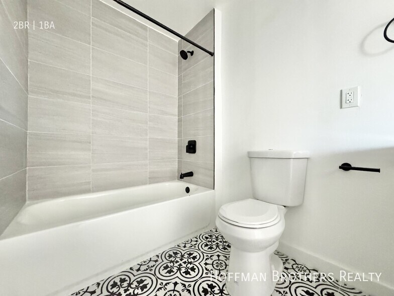 Building Photo - 1411 Mohawk St