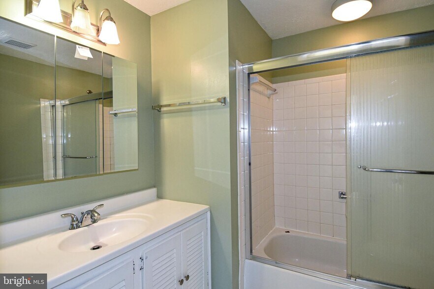 Building Photo - 4037 Broadwire Dr